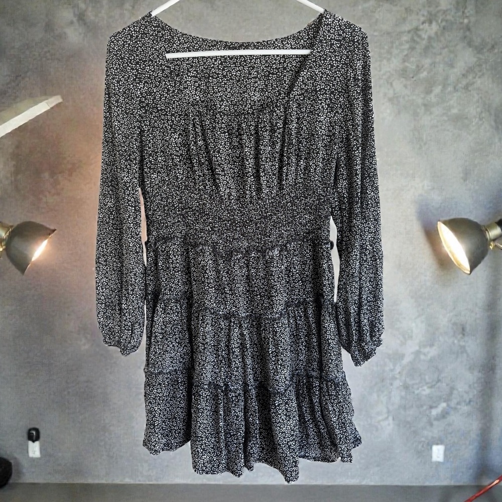 Women’s Black and White Smocked Tiered Mini Dress Long Sleeve Small